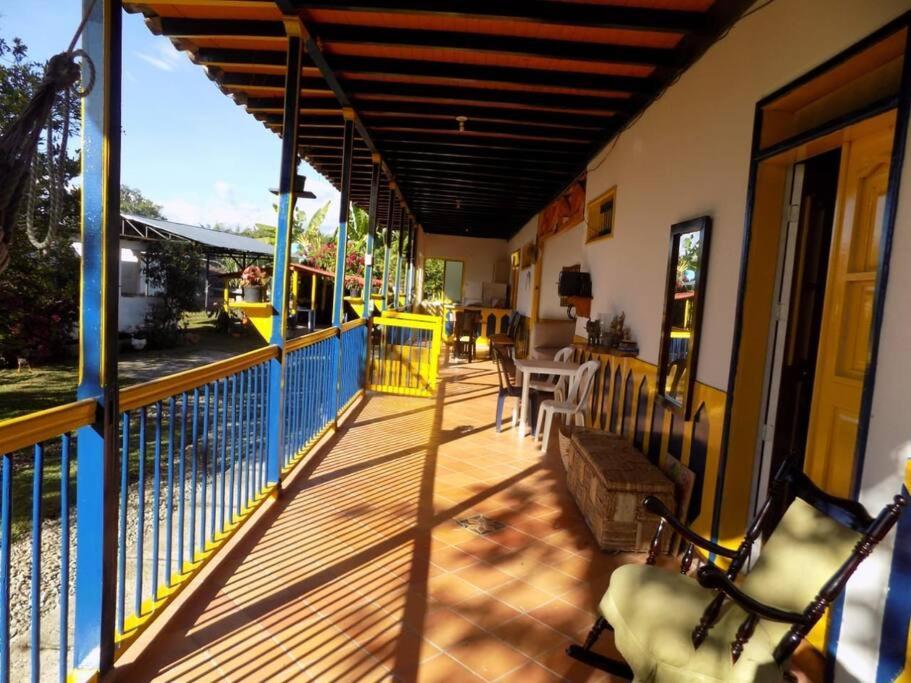 Casa Finca Villa Luz A 800 Mts Del Parque Del Cafe Montenegro Kültér fotó