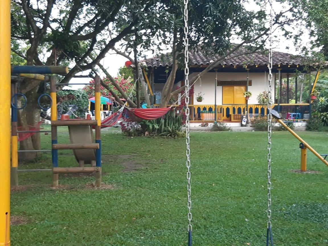 Casa Finca Villa Luz A 800 Mts Del Parque Del Cafe Montenegro Kültér fotó